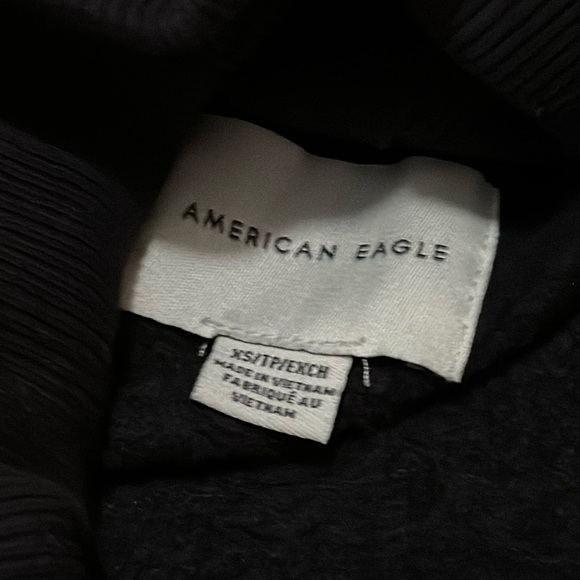 EUC American Eagle Oversized Cropped Raw Hem Sweatshirt-Sz XS-Turtleneck-Black - Picture 7 of 16